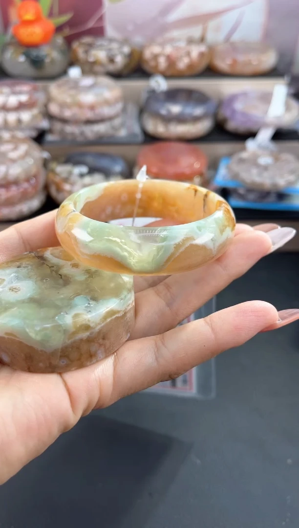 未镶嵌手镯石英质玉53