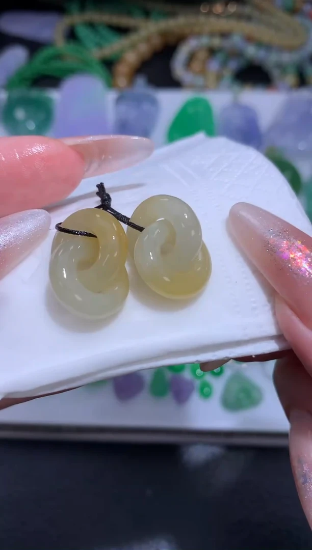 未镶嵌定制翡翠环环相扣