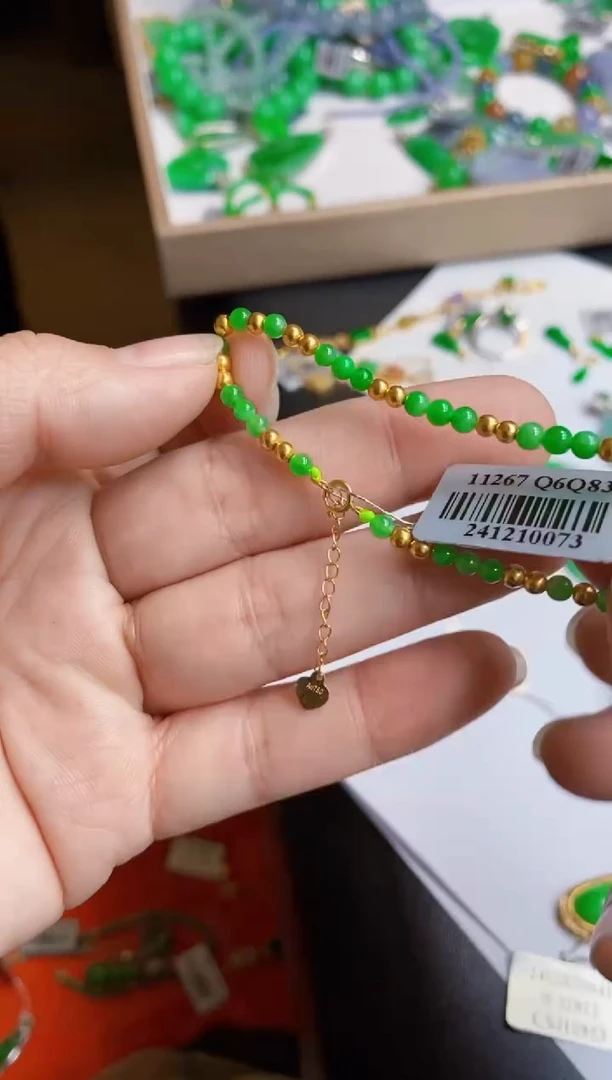 【闪购商品】翡翠颈饰18K金镶嵌手链