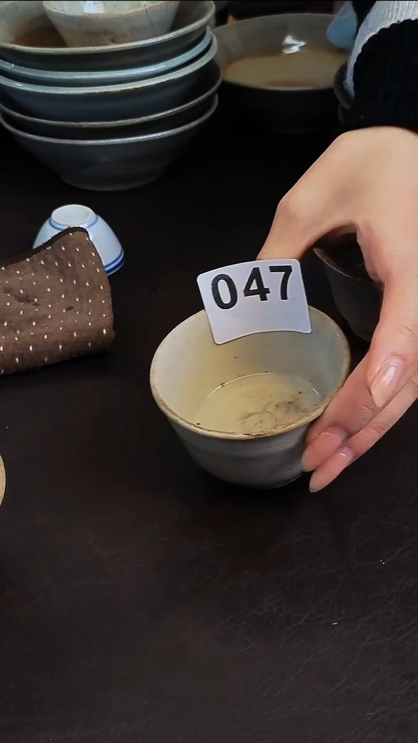 【闪购商品】1漂漂亮亮的瓷器编号047