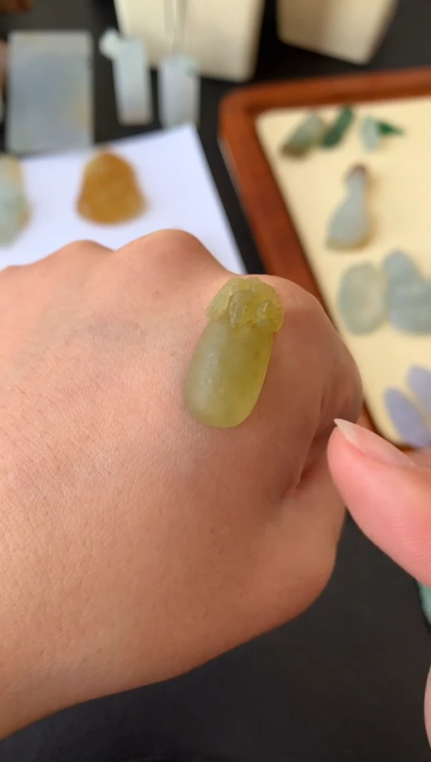【闪购商品】定制翡翠未镶嵌翡翠