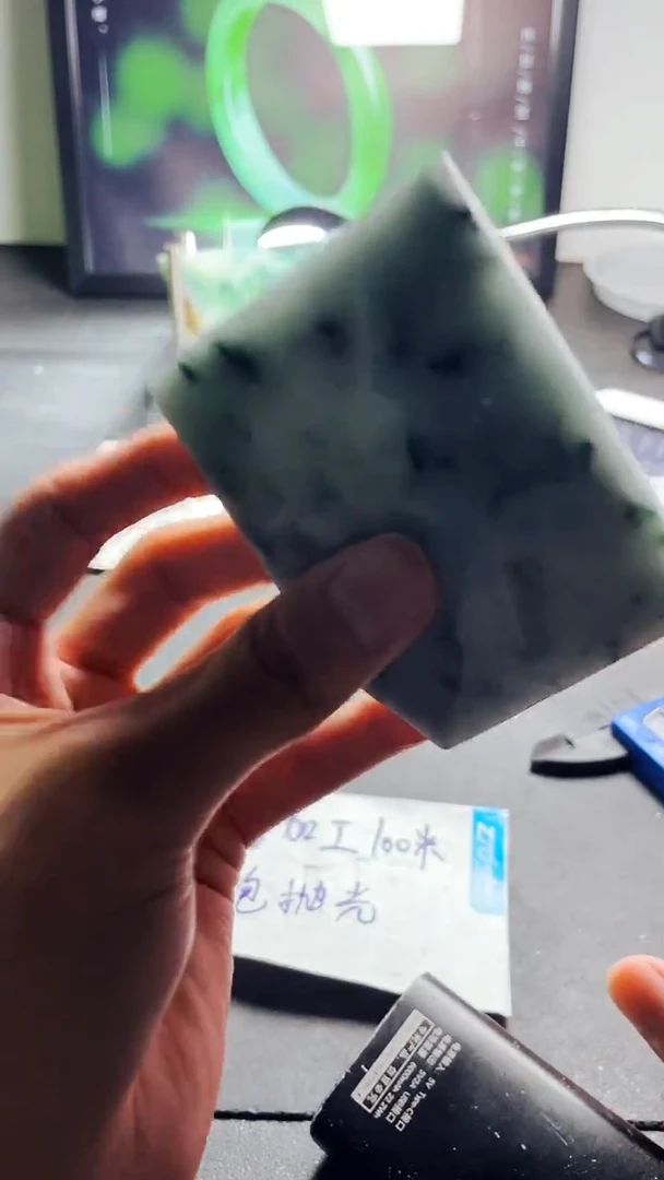 未镶嵌翡翠定制翡翠养**鱼翡翠