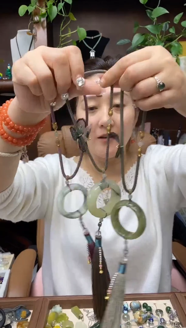 未镶嵌岫玉车挂·多样性发货其中发一