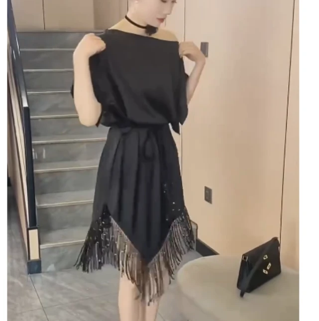 2025夏季新款网红同款洋气减龄气质时尚连衣裙流苏xoo