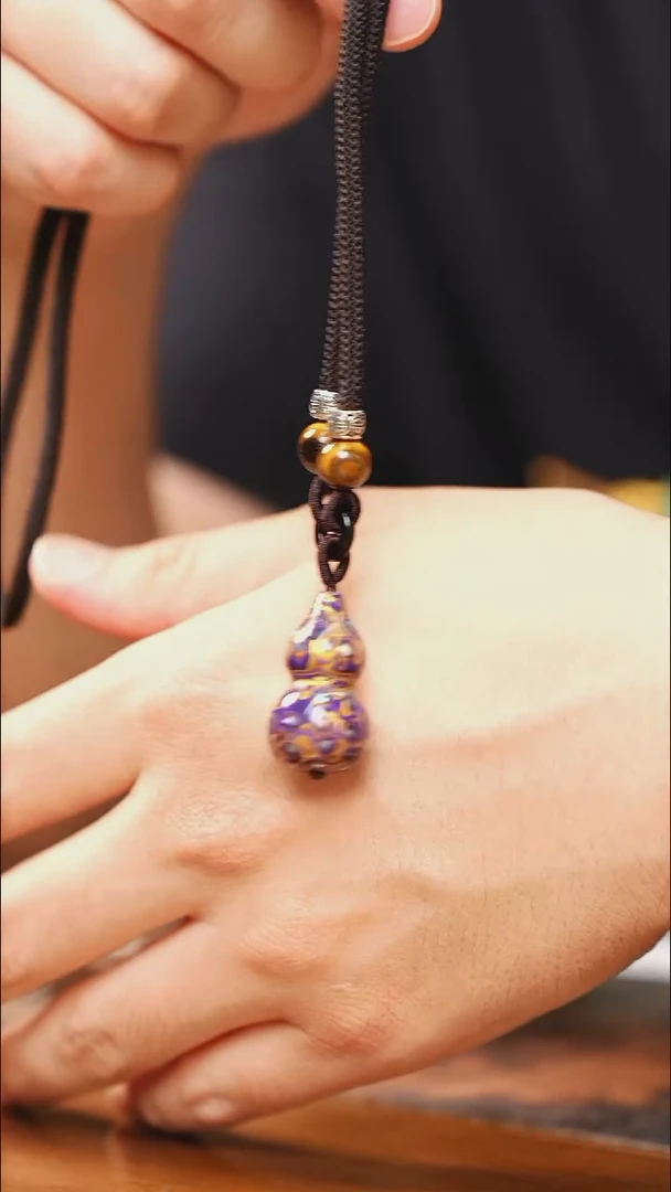 紫金大漆紫光檀螺钿小脖挂