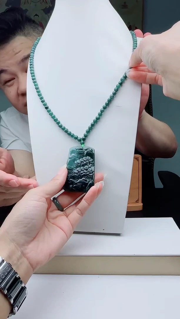 颈饰未镶嵌翡翠多样性发其一