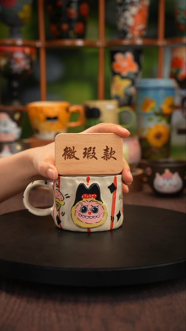 景德镇釉下彩手绘拉布布微瑕