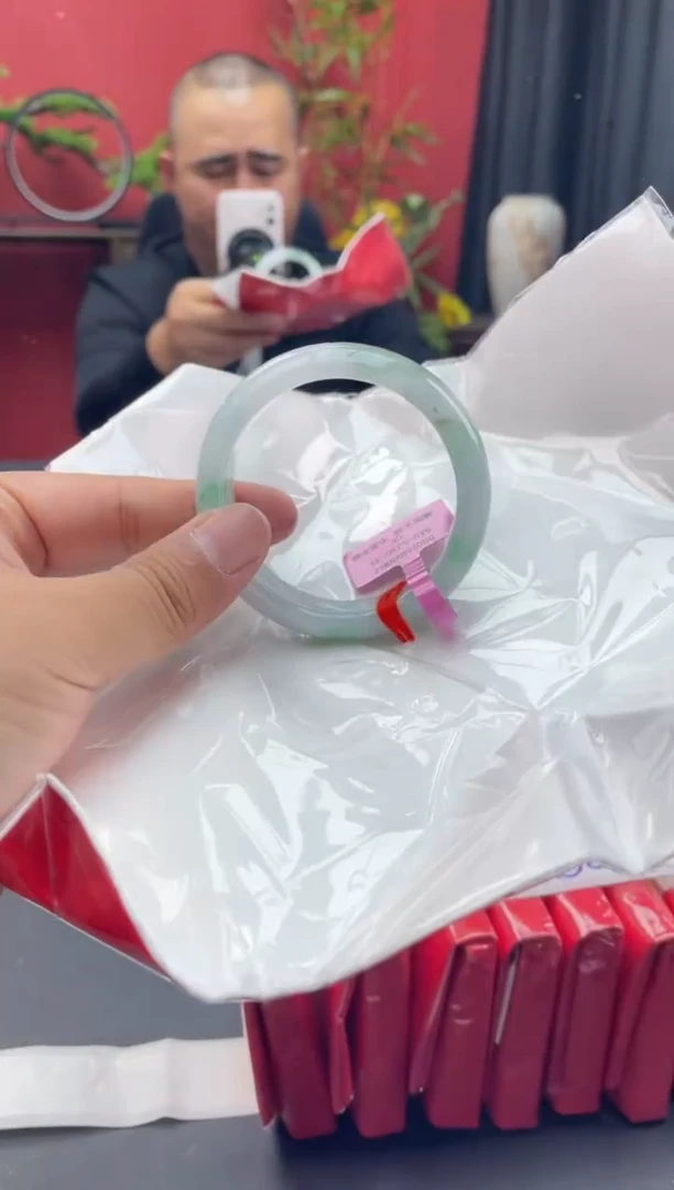 未镶嵌手镯翡翠3