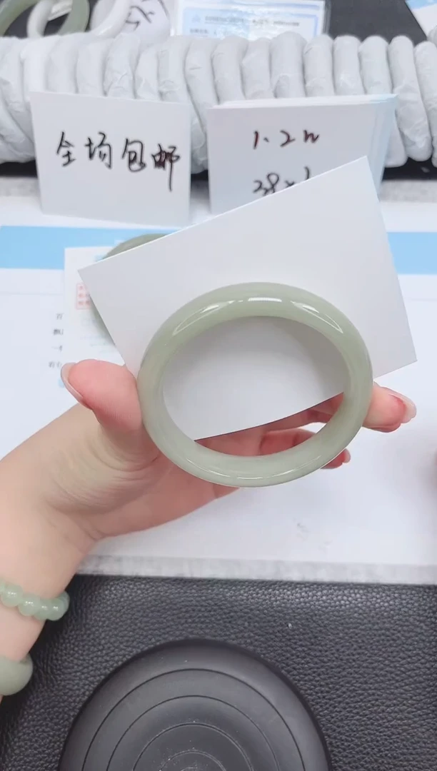 未镶嵌手镯石英质玉220-59.3