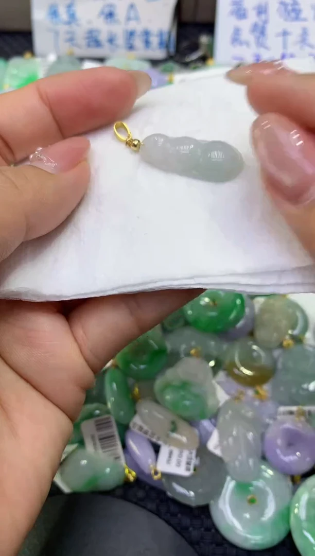 颈饰未镶嵌翡翠天然缅甸A货翡翠