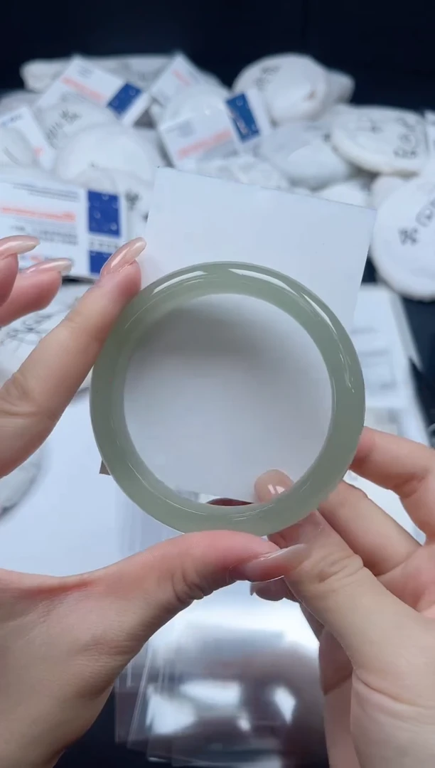 未镶嵌手镯石英质玉020-5556