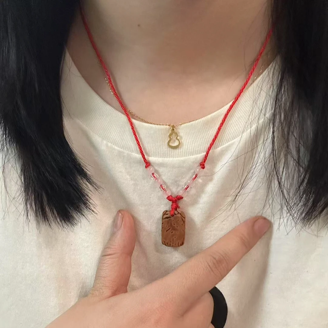 沂蒙山正月桃枭无事牌项链男女老少皆可佩戴