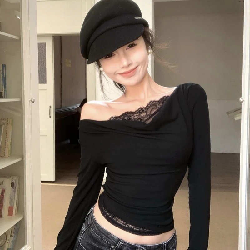 黑色纯欲性感荡领长袖T恤女秋冬2025新款斜肩蕾丝拼接打底衫上衣