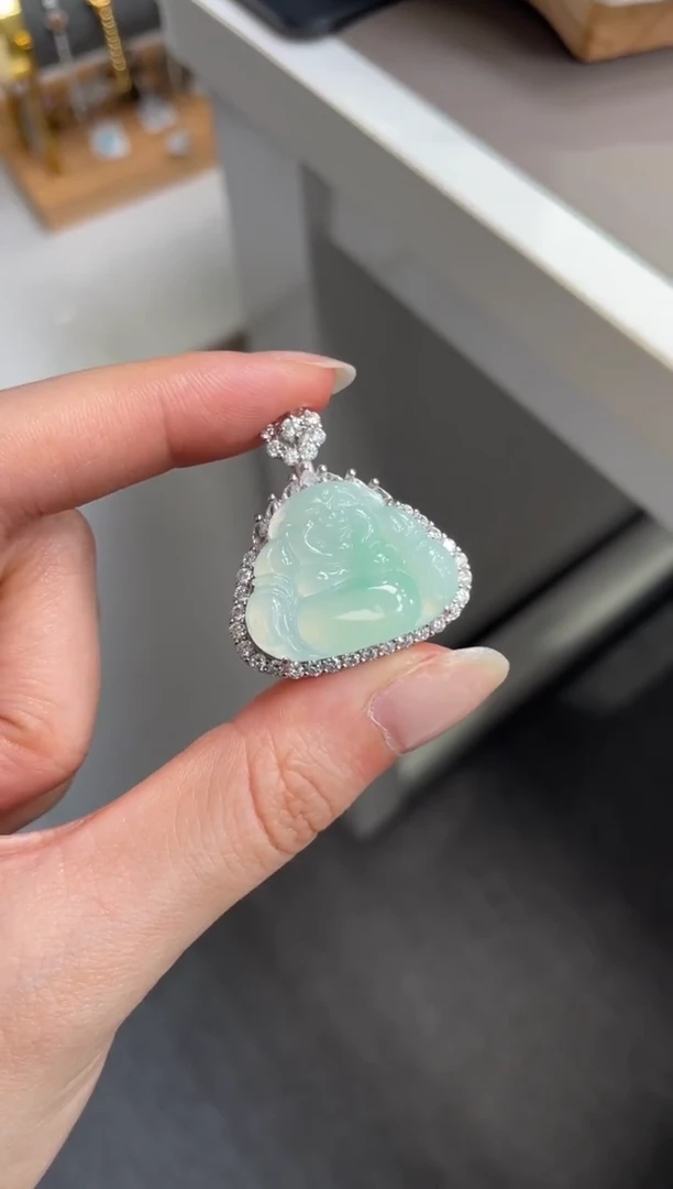 颈饰银S925镶嵌翡翠有一点点小棉纹