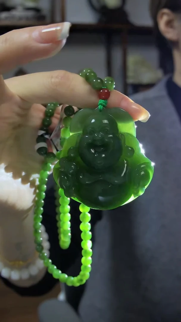 颈饰未镶嵌和田玉（碧玉）佛公