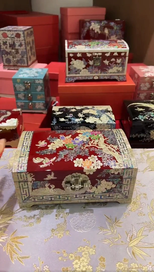 鱼锁绒布底·弘贝雅螺钿漆器文化馆