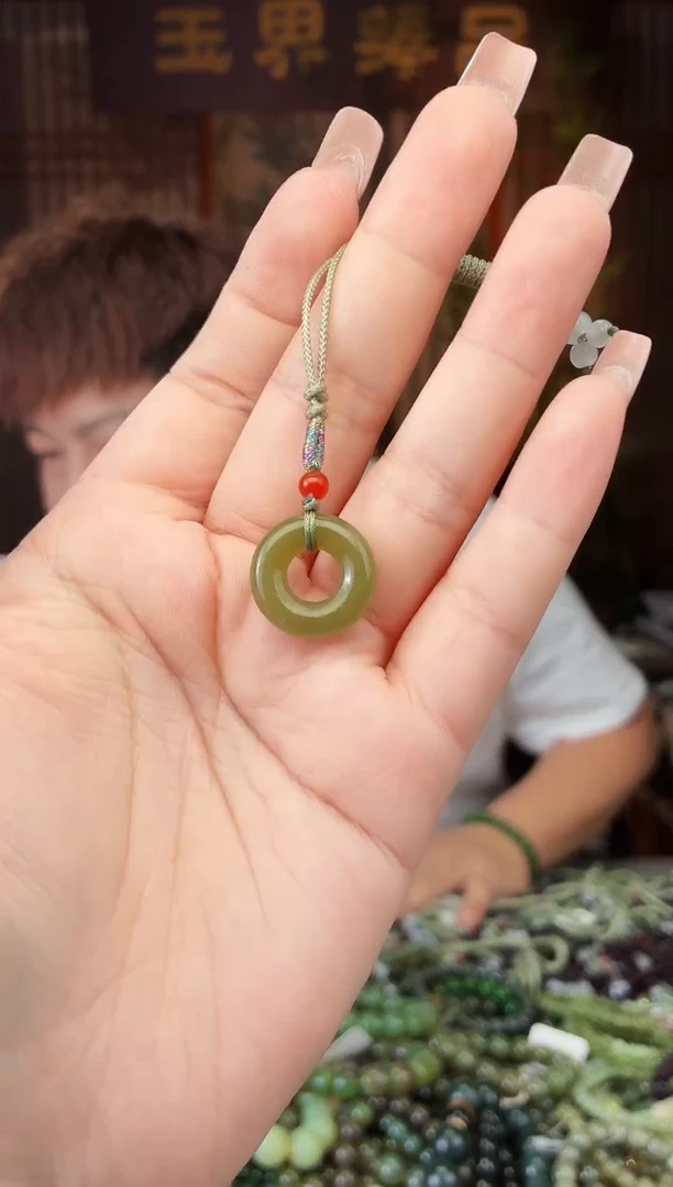 和田玉未镶嵌颈饰拍一发一