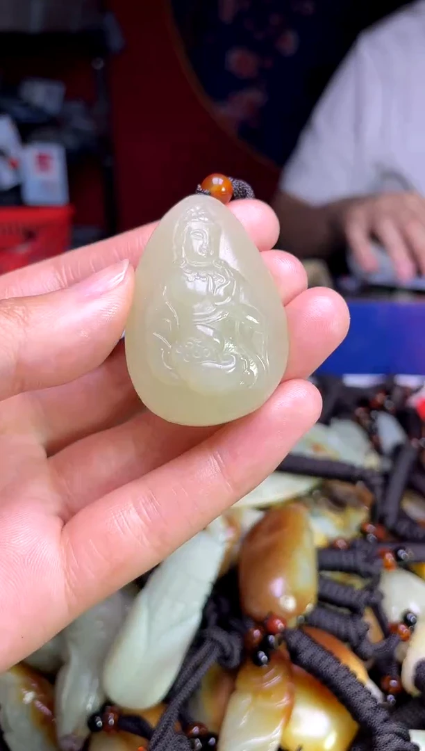 和田玉未镶嵌颈饰1