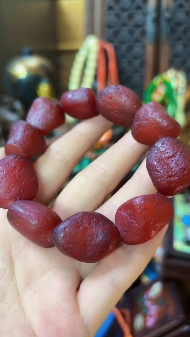 未镶嵌颈饰蜜蜡...................