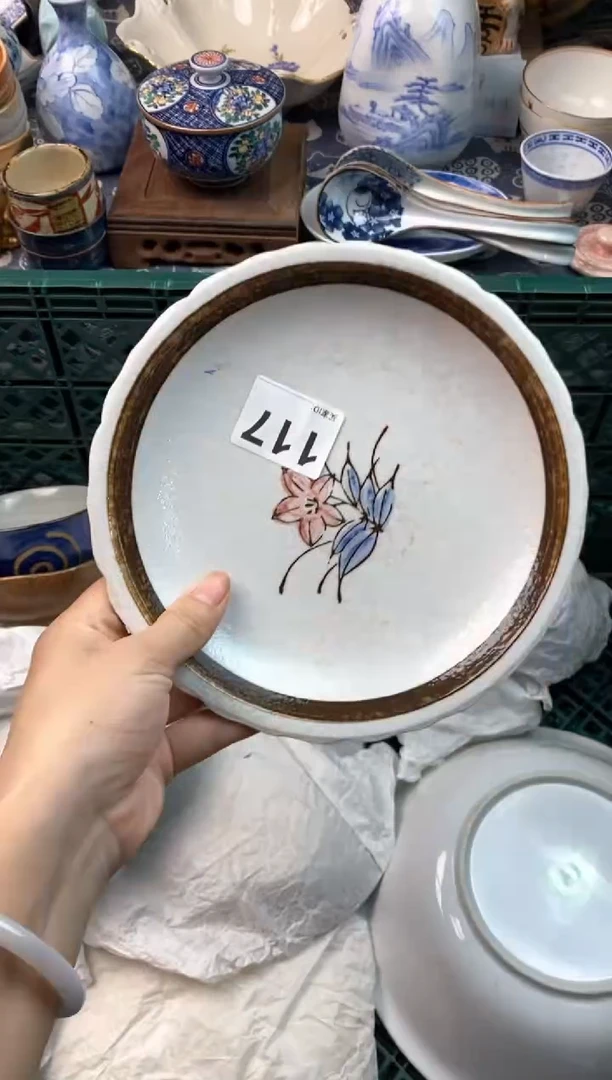 瓷片?****?( ⊙ o ⊙ )( ⊙ o ⊙ )