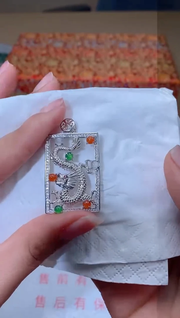 【闪购商品】翡翠颈饰银S925镶嵌天然A货翡翠吊坠