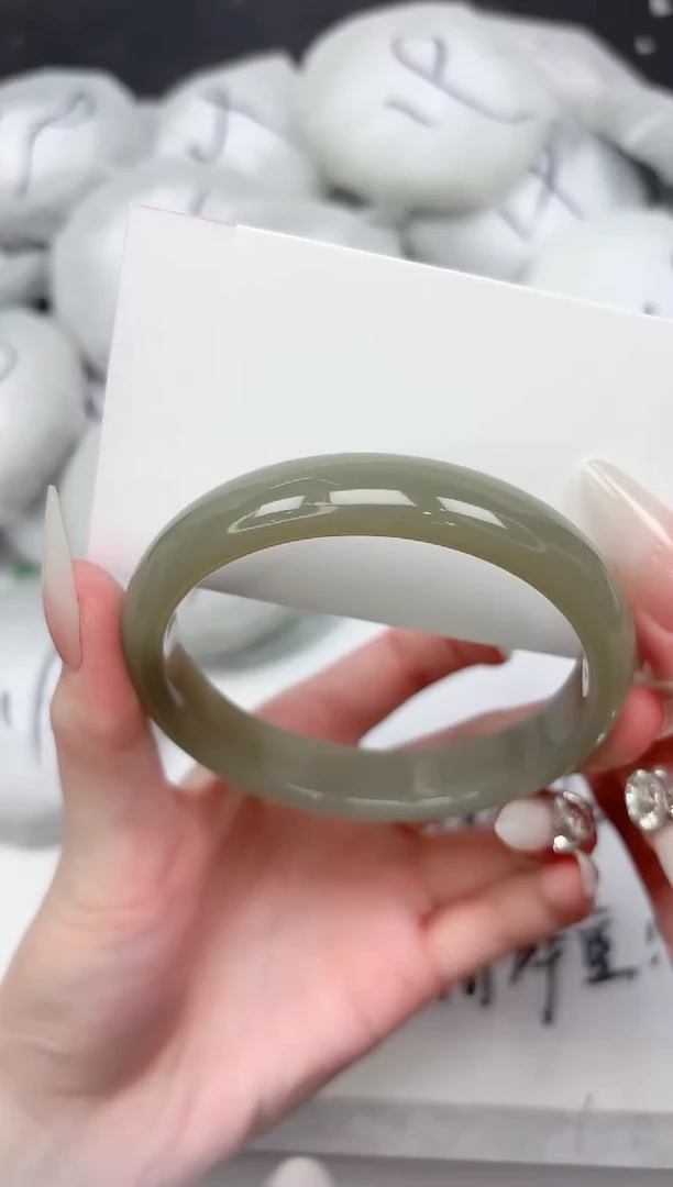 未镶嵌手镯石英质玉207-62.7