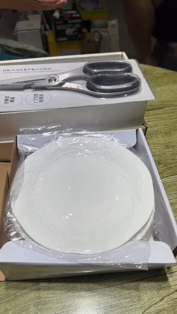 瓷片碗碟好物一件不留@@1