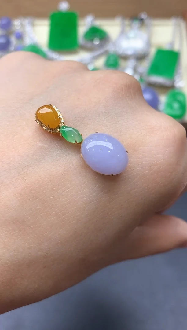 颈饰18K金镶嵌翡翠200-中国好珍宝