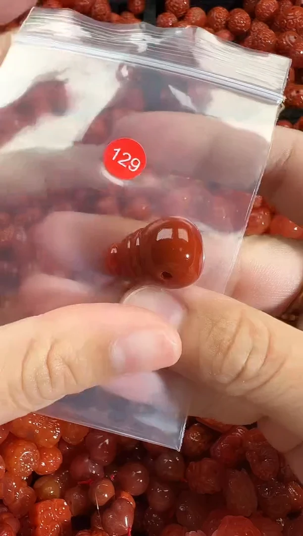 颈饰未镶嵌南红玛瑙1