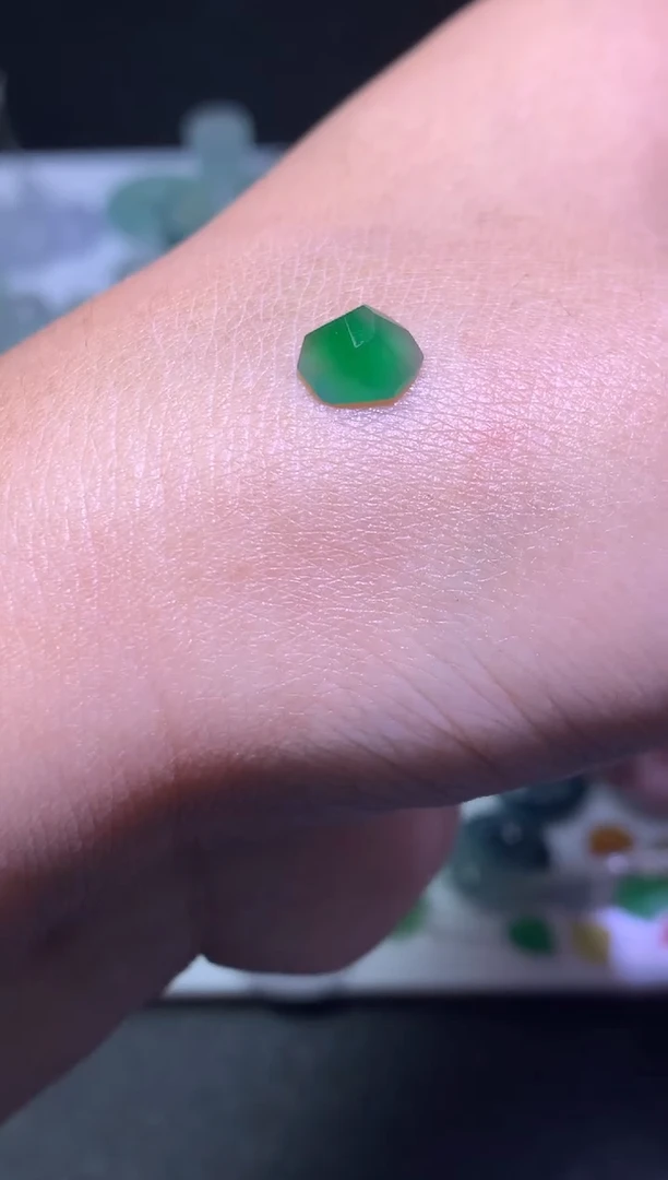 未镶嵌定制翡翠毛货