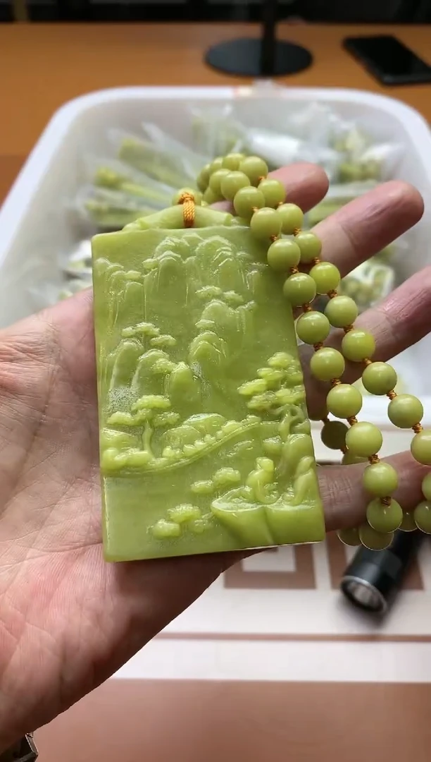 【闪购商品】蛇纹石玉其它未镶嵌多样性发货一个