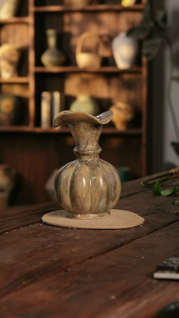 摆件 10-403 陶瓷花器高26口径8