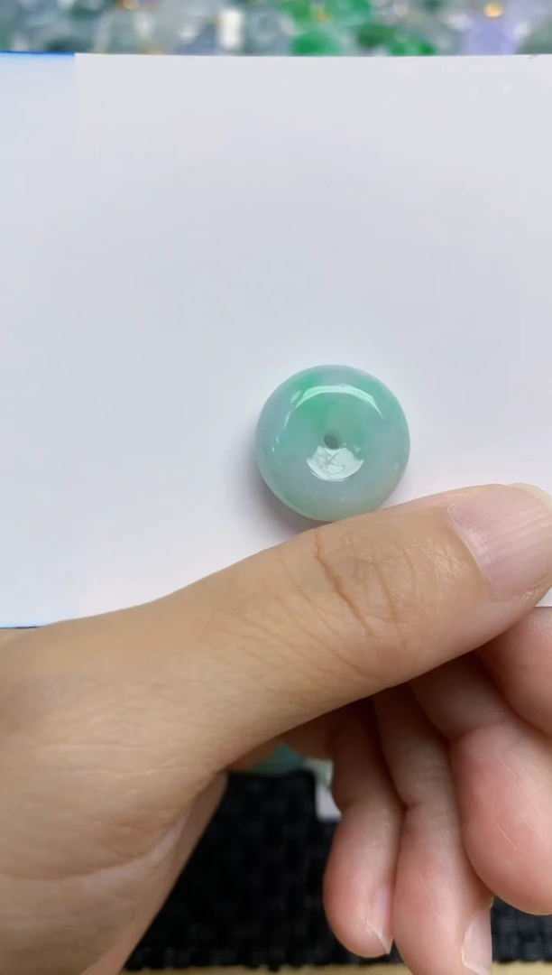 翡翠未镶嵌颈饰天然A货翡翠