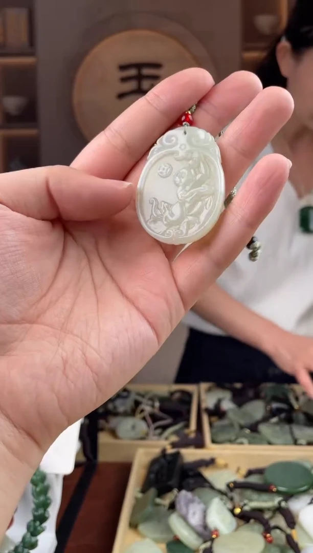 颈饰未镶嵌和田玉拍一发一，多样性发货