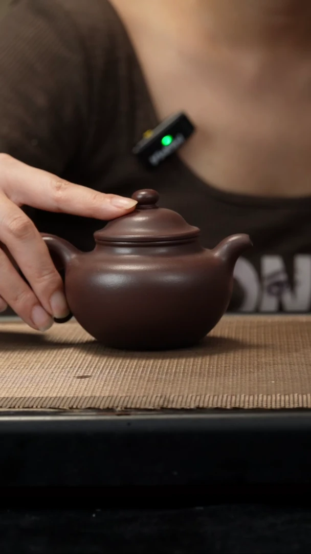 茶壶紫砂深井紫泥莲子210c