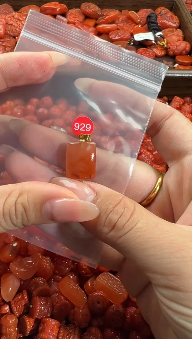 颈饰未镶嵌南红玛瑙1