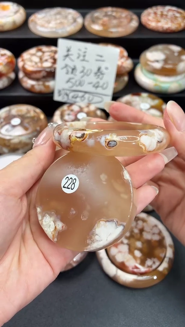 手镯玛瑙/玉髓未镶嵌石英质玉56圈(赠送镯心)圈口建议拍大