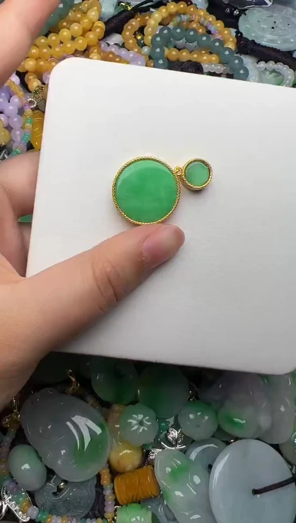 翡翠未镶嵌颈饰天然缅甸翡翠吊坠