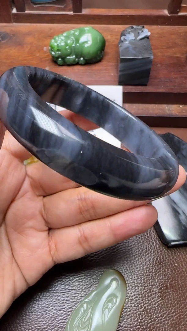 未镶嵌和田玉挂件和田玉手镯  58