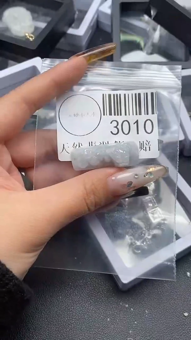 吊坠(不含链)未镶嵌翡翠3010