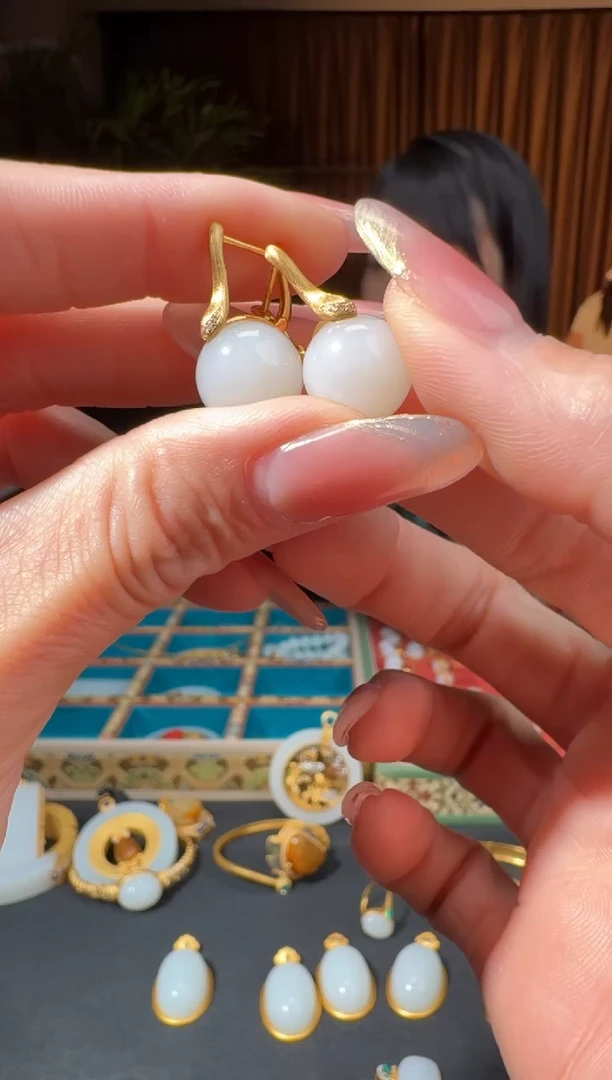 和田玉18K金镶嵌颈饰75国风姐6.10多样性拍一发一