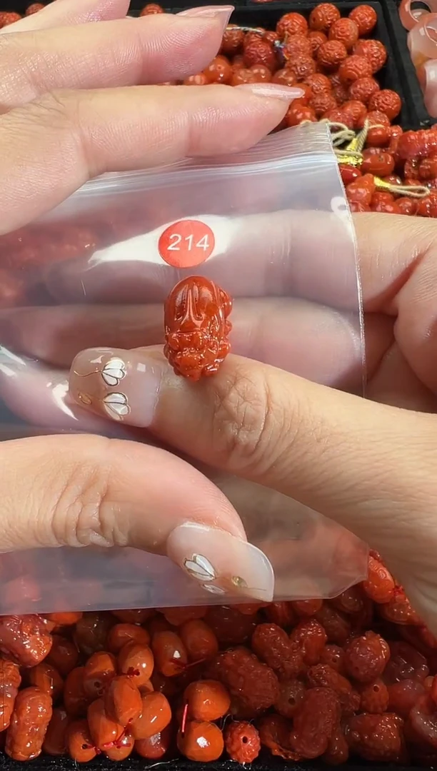 颈饰未镶嵌南红玛瑙1