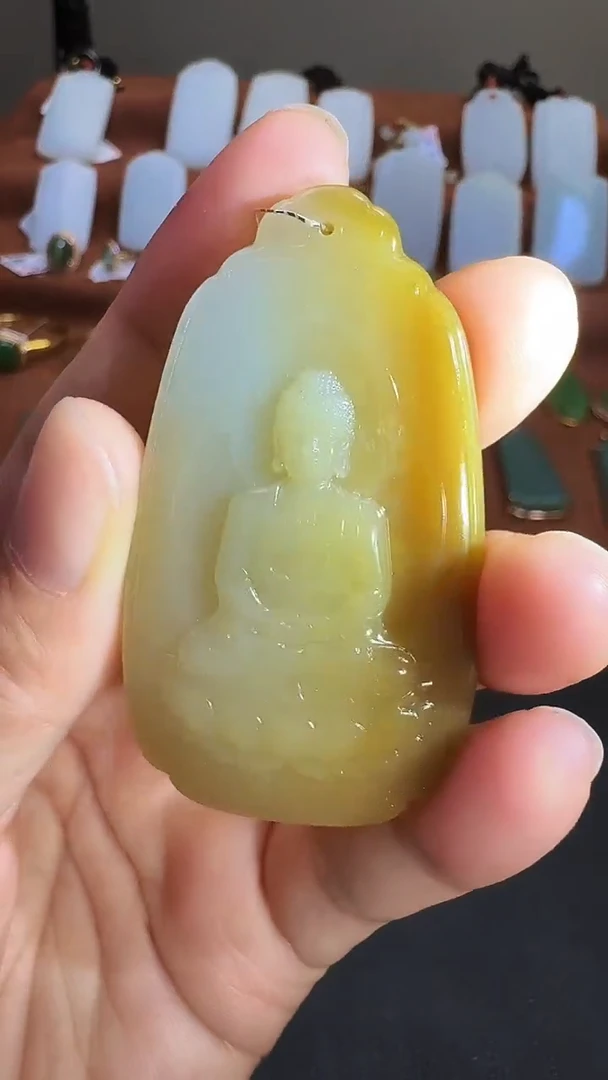 颈饰未镶嵌和田玉吊坠