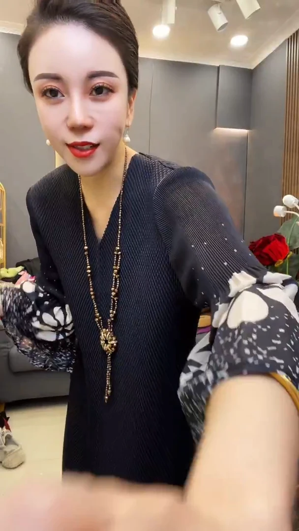 聚酯纤维（涤纶）黑色 下摆花