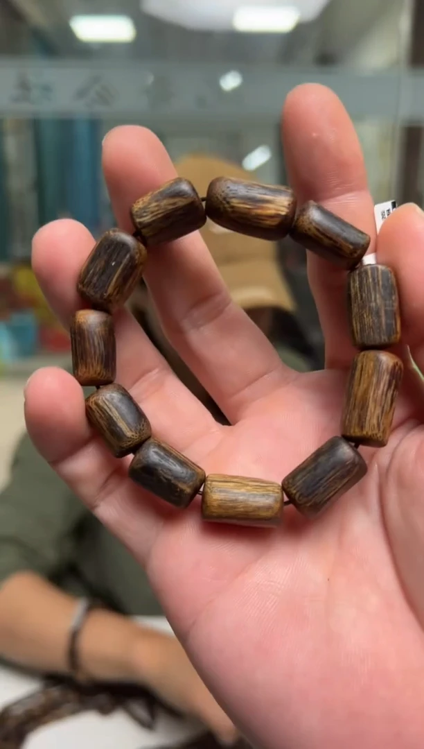 【闪购商品】沉香手串14克蓝宝石手串