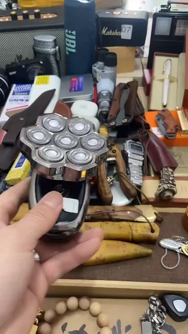 瓷片闪购商品  如图所示