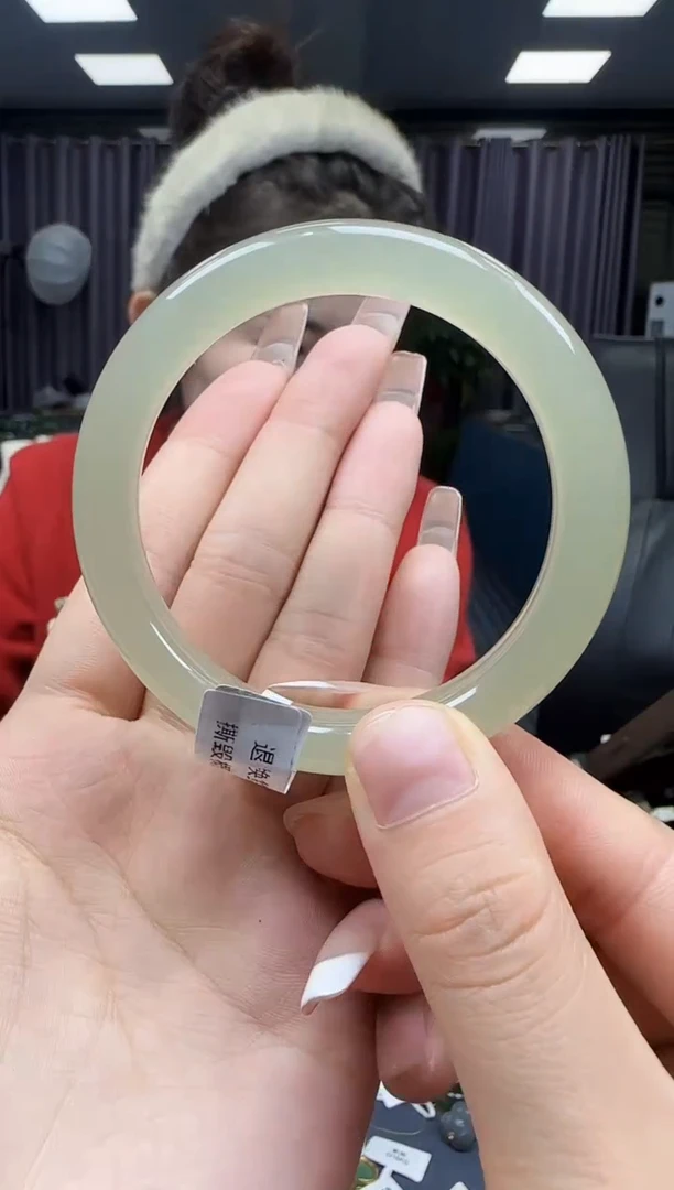 【闪购商品】和田玉手镯未镶嵌55