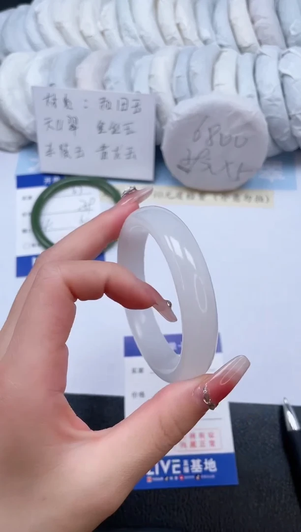 【闪购商品】石英质玉手镯未镶嵌T28-56