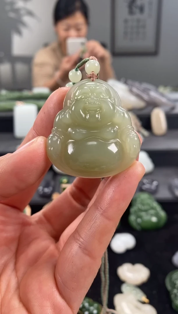 颈饰未镶嵌和田玉精品佛公