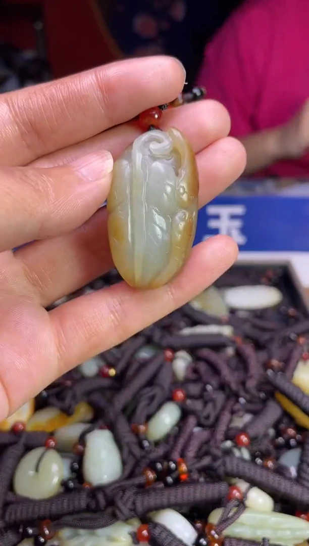 未镶嵌和田玉挂件1